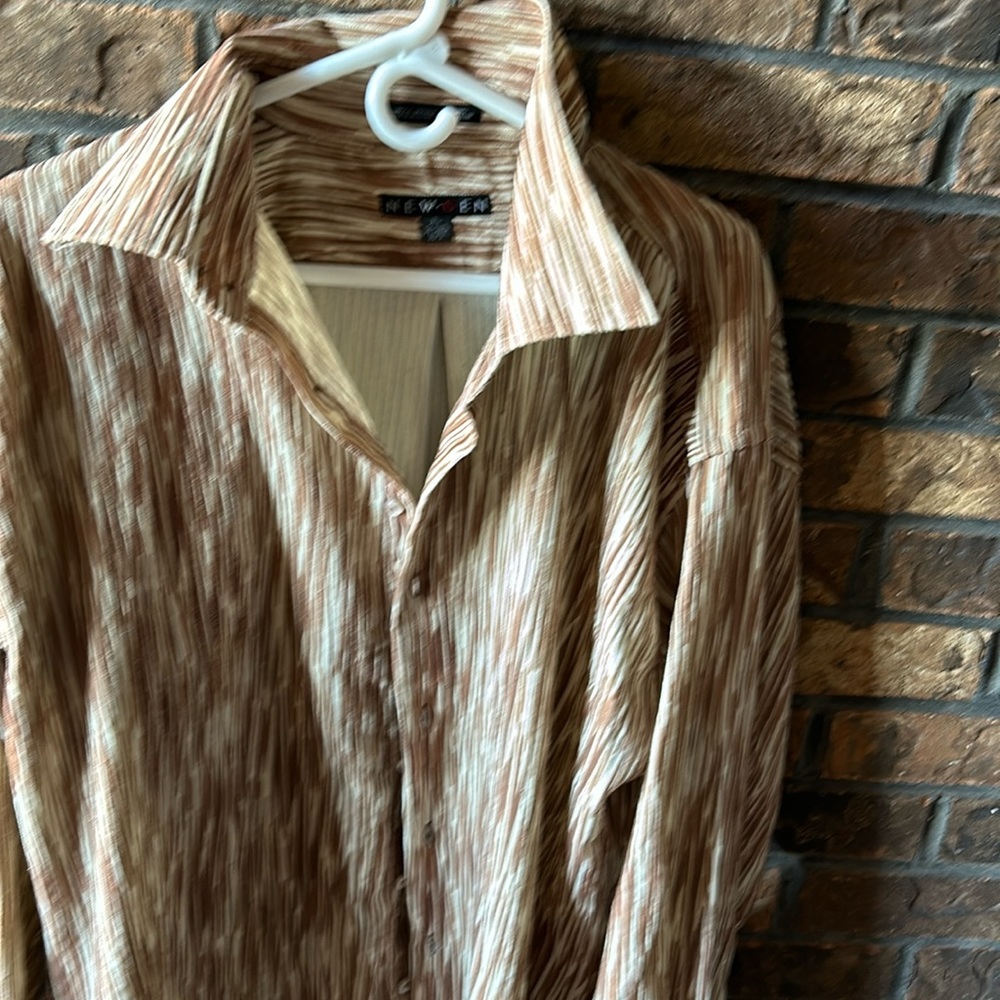 Beautiful dress shirt heavy great material